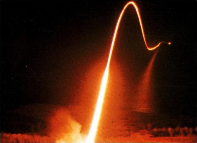 Tên lửa S-300 bắn đêm (ảnh minh họa)